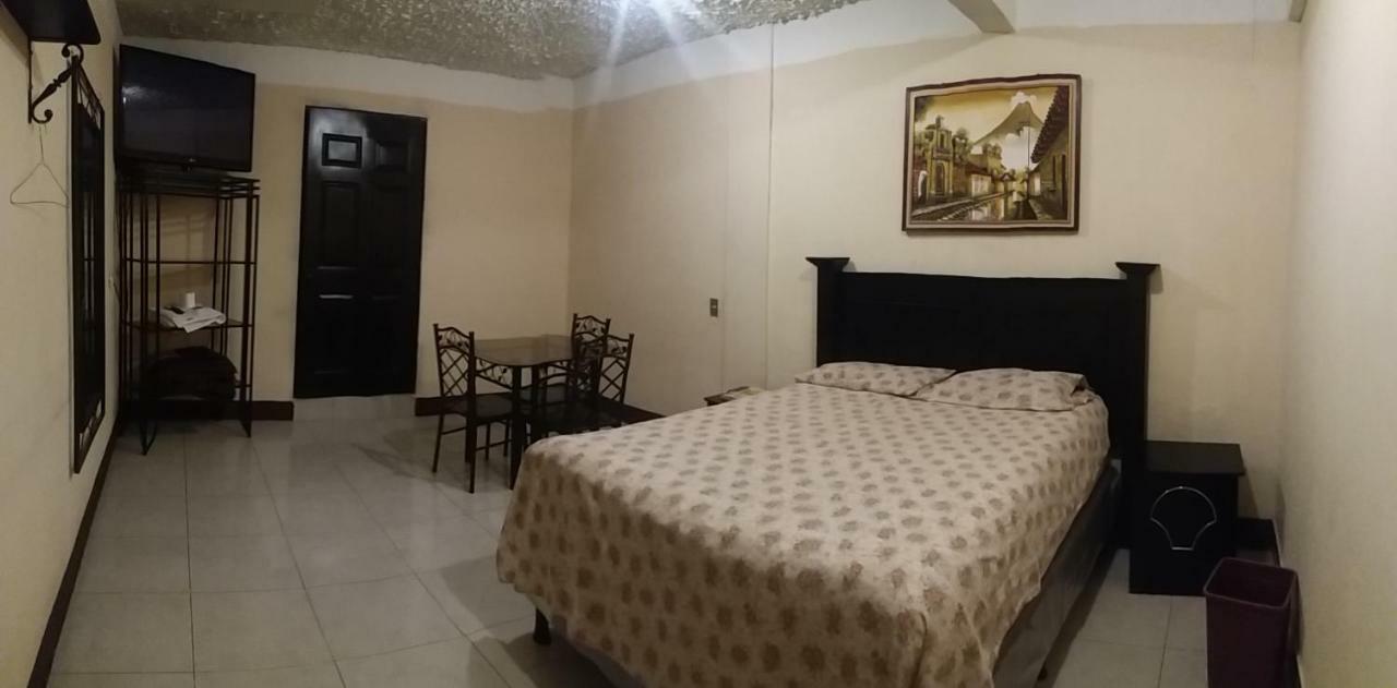 La Mansion De Las Cascadas Chimaltenango Chambre photo